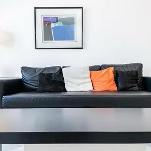 https://colourful-lovely-suite-with-river-views.es-andalucia.com